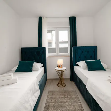 Mari- Royale * Podstrana