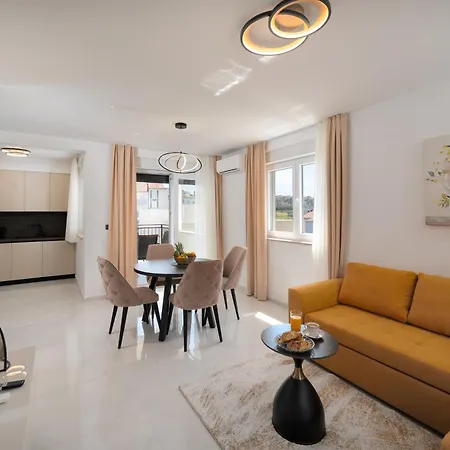 Villa Mari- Royale *