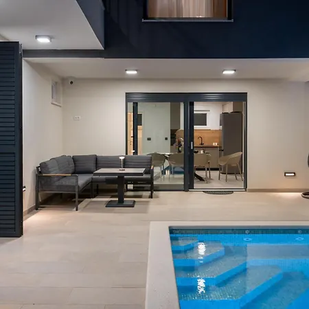 Mari- Royale Villa *