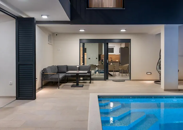 Mari- Royale Villa *