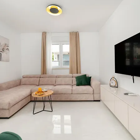 Vila Mari- Royale *