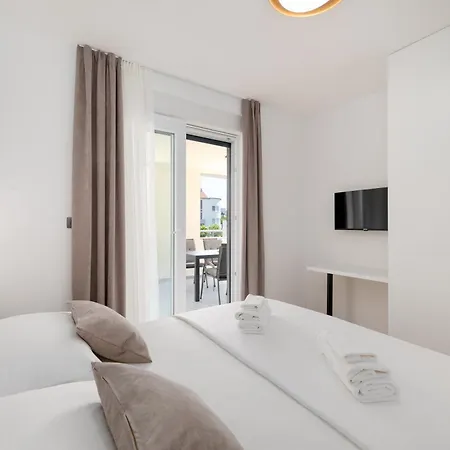 Mari- Royale Villa Podstrana