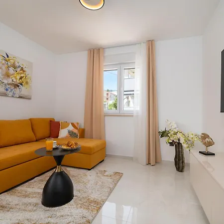 Mari- Royale Villa *