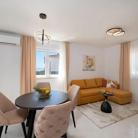 Mari- Royale * Podstrana