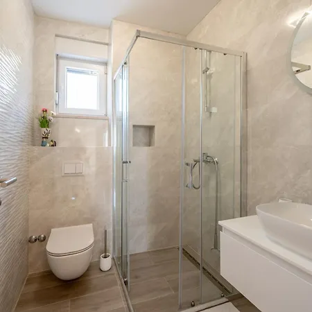 Mari- Royale Villa *