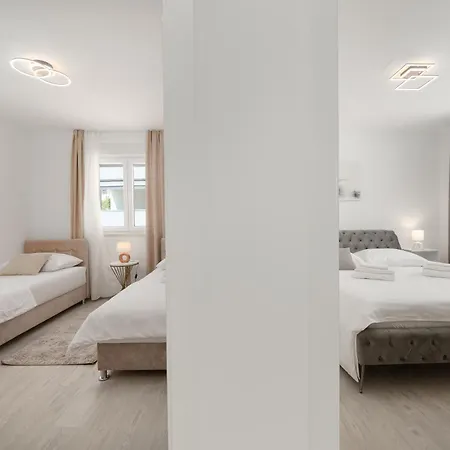 Mari- Royale * Podstrana