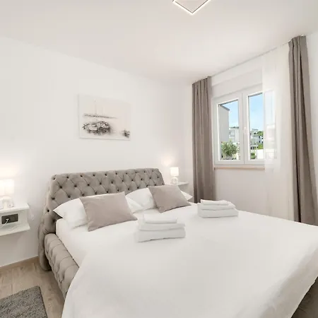 Mari- Royale Podstrana