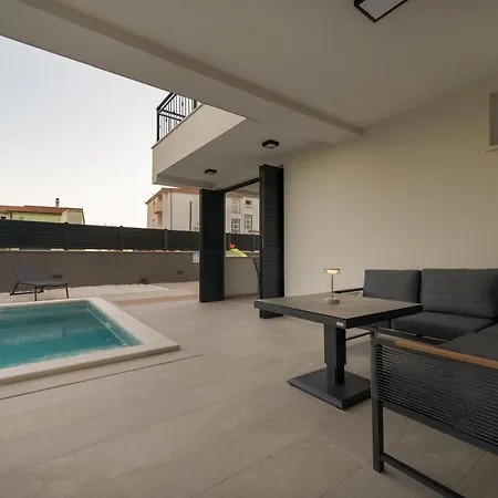 Mari- Royale * Podstrana