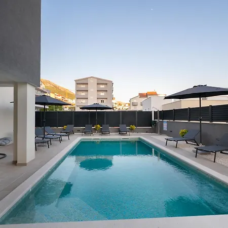Vila Mari- Royale