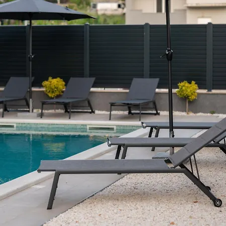 Mari- Royale Podstrana