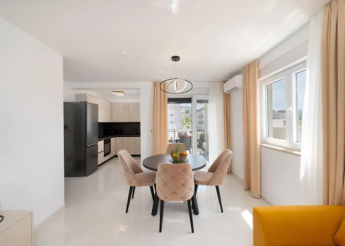 Mari- Royale * Подстрана