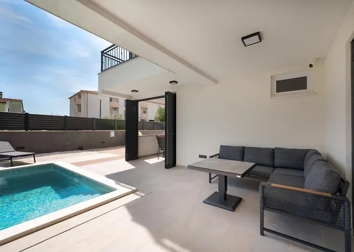 Mari- Royale * Подстрана